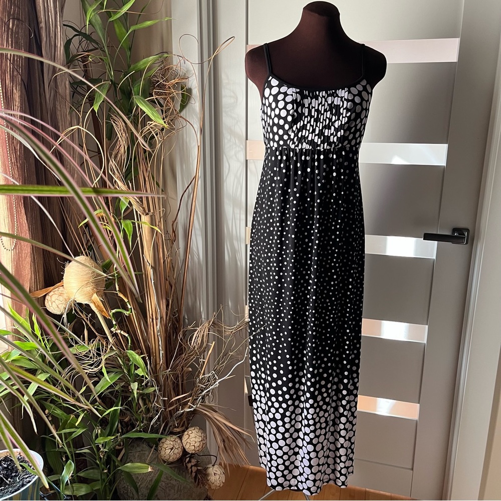 EUC ENfocus Studio patterned sleeveless maxi dress with built in bra